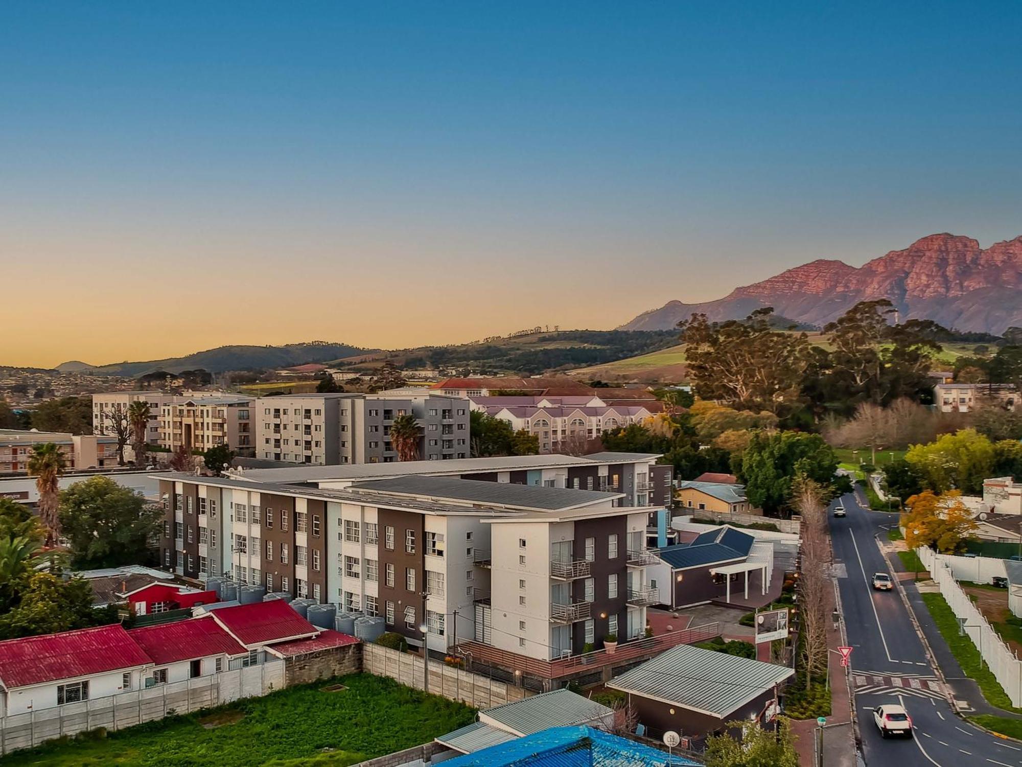 Wink Aparthotel Quiver Tree Stellenbosch Exterior photo